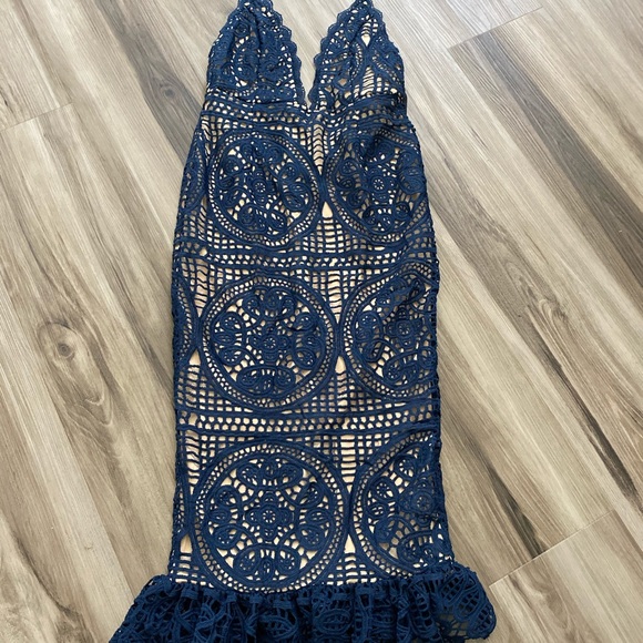 Pretty Little Thing Navy Lace Frill Hem Midi Dress - Picture 6 of 11